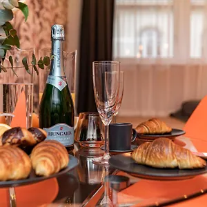 Luxury Tropical At Apartment Budapest